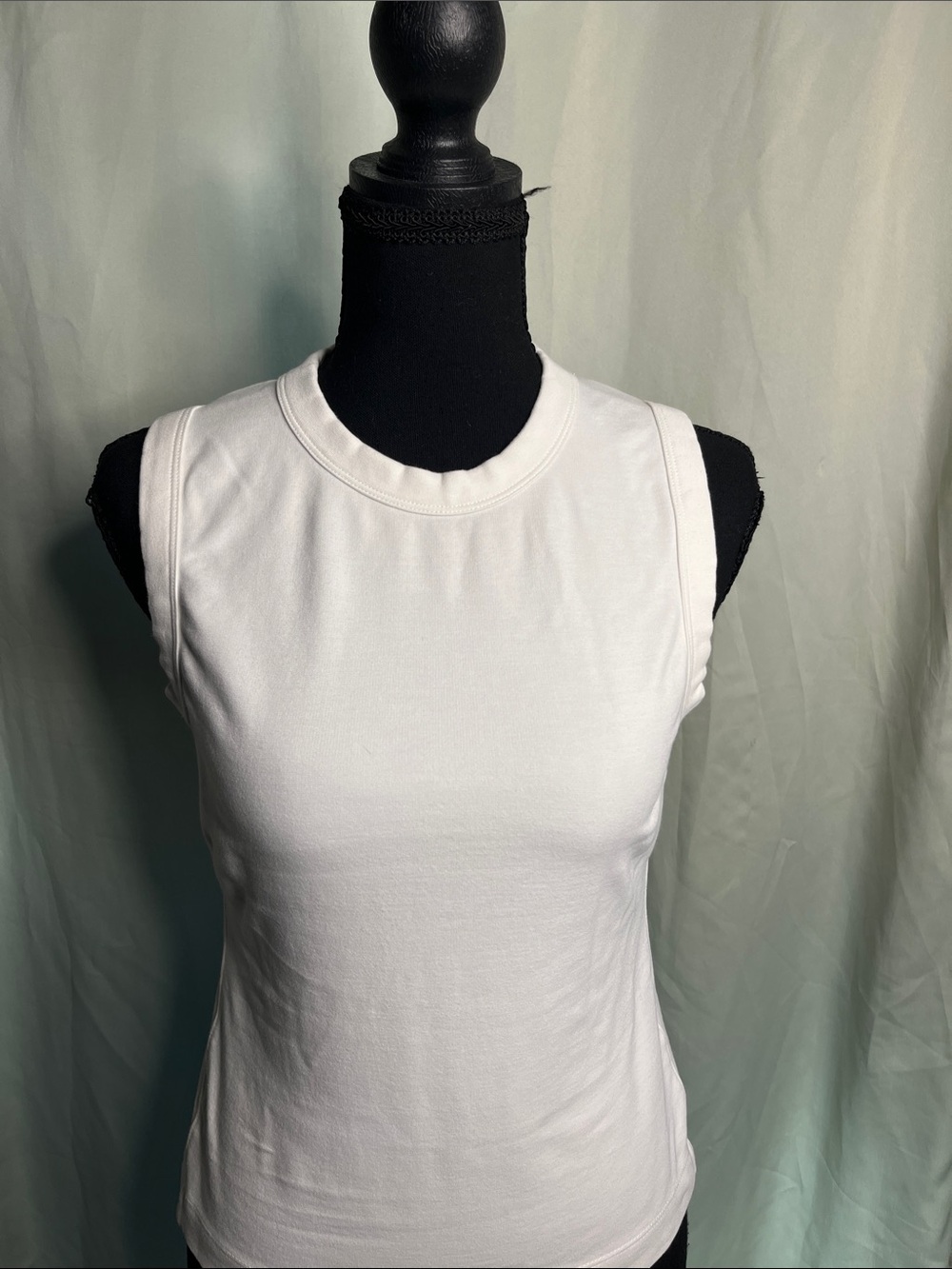 Club Monaco White Sleeveless Crewneck Tank Top XS